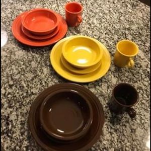 Fiestaware Set 34 Piece - Traditional Color Scheme